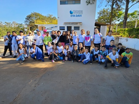 ALUNOS DA ESCOLA AMADEU MARGUTTI MERGULHAM EM JORNADA AMBIENTAL NA PALMEIRAS SANEAMENTO
