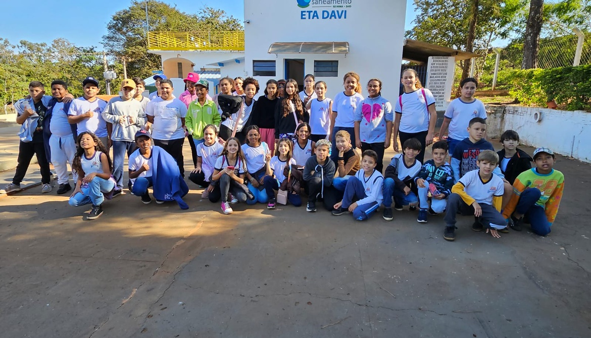 ALUNOS DA ESCOLA AMADEU MARGUTTI MERGULHAM EM JORNADA AMBIENTAL NA PALMEIRAS SANEAMENTO